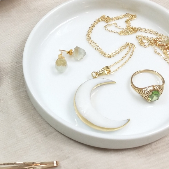 Large Abalone Crescent Moon Pendant Necklace - Picture 2 of 6